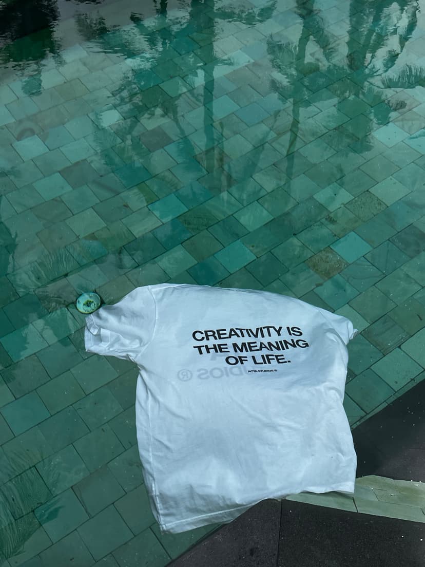 Acta tee by the pool in Bali